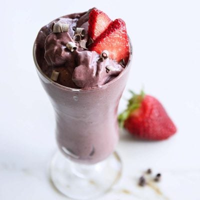 keto chocolate berry truffle smoothie featured image