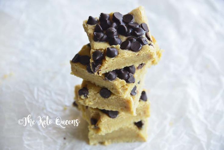 Chocolate Chip Keto Blondies Bar Recipe.Half brownie and half chocolate chip cookie, this Chocolate Chip Keto Blondie Recipe will be your new favorite keto dessert!