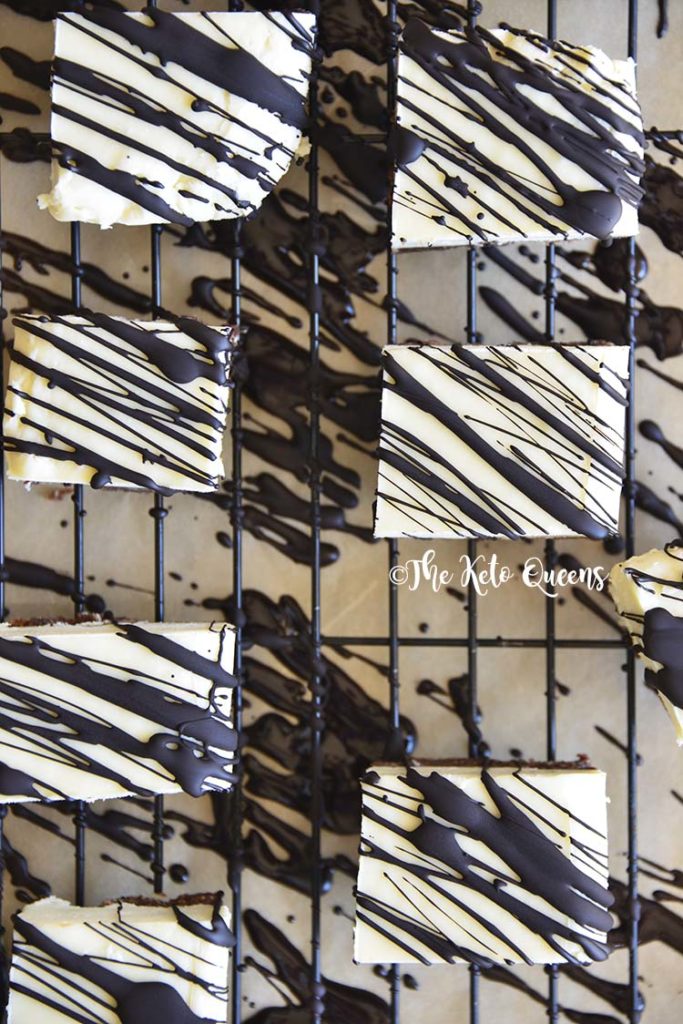 With a cool and creamy peppermint cheesecake filling and a sugar free chocolate cookie crust, people won’t know these Peppermint Chocolate No Bake Keto Cheesecake Bites are low carb unless you tell them!