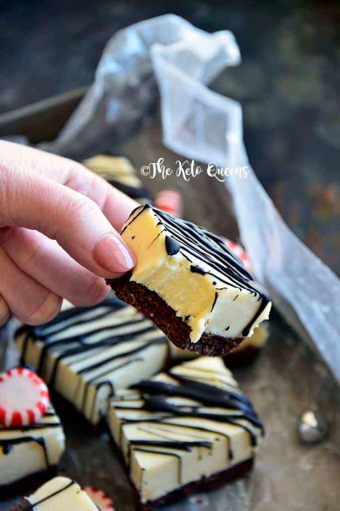 With a cool and creamy peppermint cheesecake filling and a sugar free chocolate cookie crust, people won’t know these Peppermint Chocolate No Bake Keto Cheesecake Bites are low carb unless you tell them!