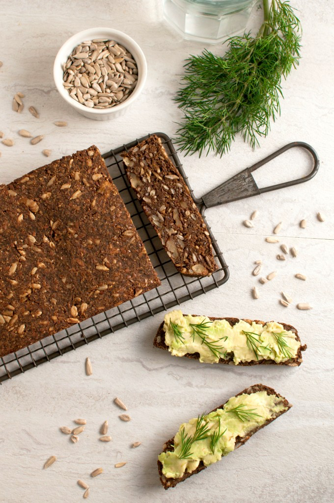 low carb pumpernickel bread