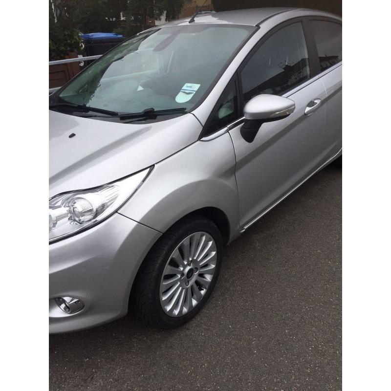 Quick sell Ford Fiesta diesel 1.6 titanium 85000k