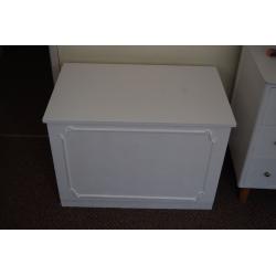 White satinwood finish Bedding box / ottoman or other storage box