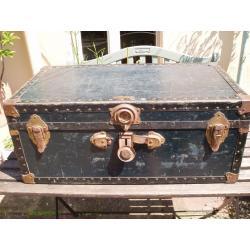 Vintage Steamer Travel Trunk With Tray