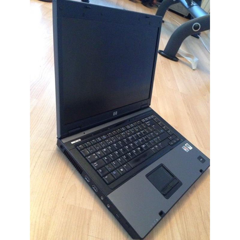 Hp compaq 6715b laptop Windows 7 2gb Ram 160gb Hdd charger