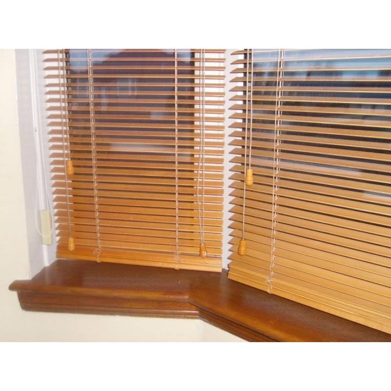 WOODEN VENETIAN BLINDS