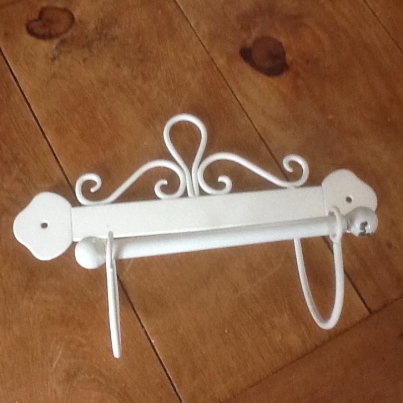 Toilet roll holder - shabby chic!