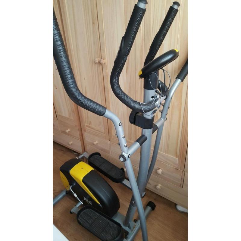 EVERLAST CROSS TRAINER