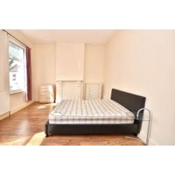 EXTRA LARGE rooms to rent, - Available NOW NEAR STARTFORD westfield shopping center & UEL