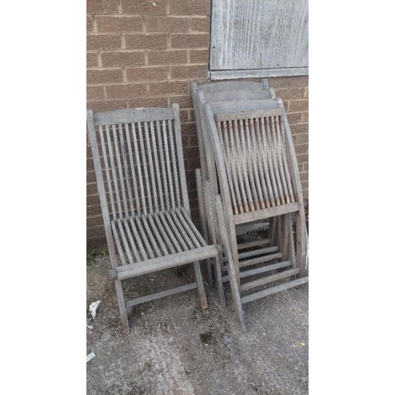 4 Wooden Chairs