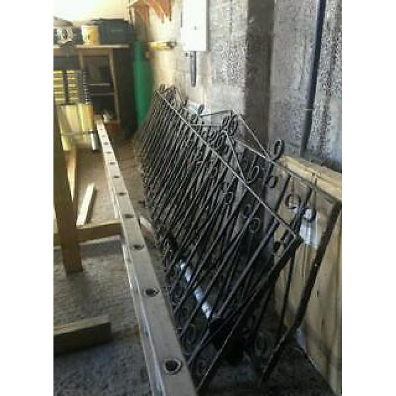 Wrought iron fencing 10ft X 2 ft length