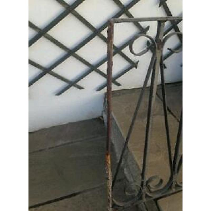 Wrought iron fencing 10ft X 2 ft length