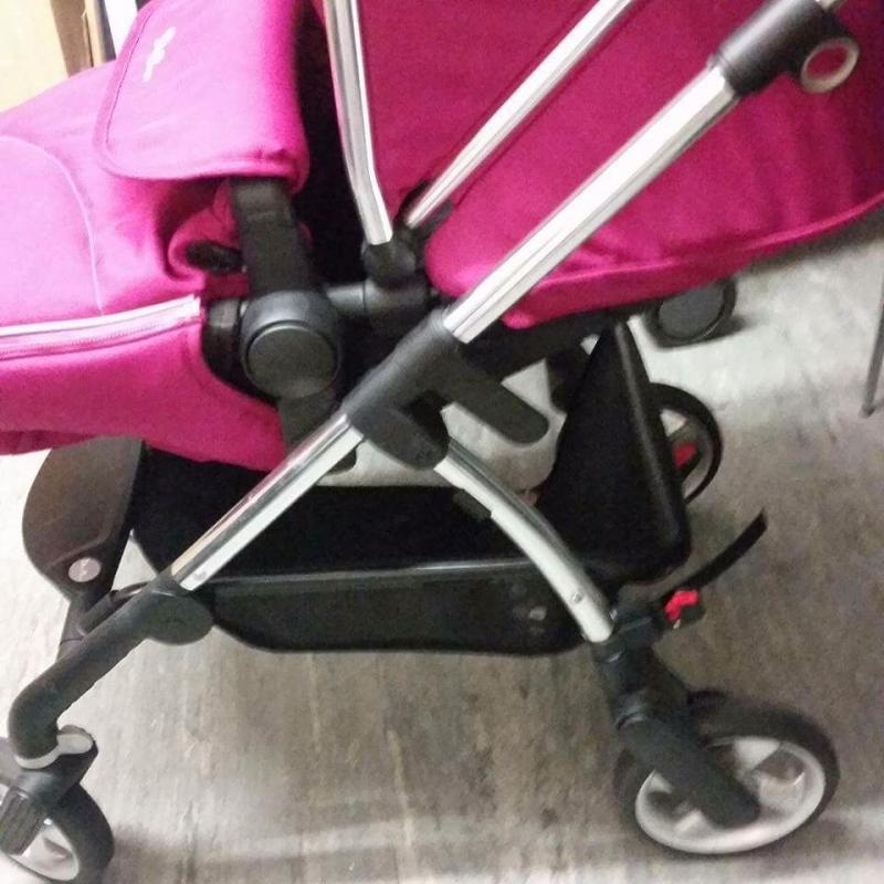 Silver Cross wayfarer pink. Comes with matching carseat. Carry cot. Carseat addaptors. Raincover