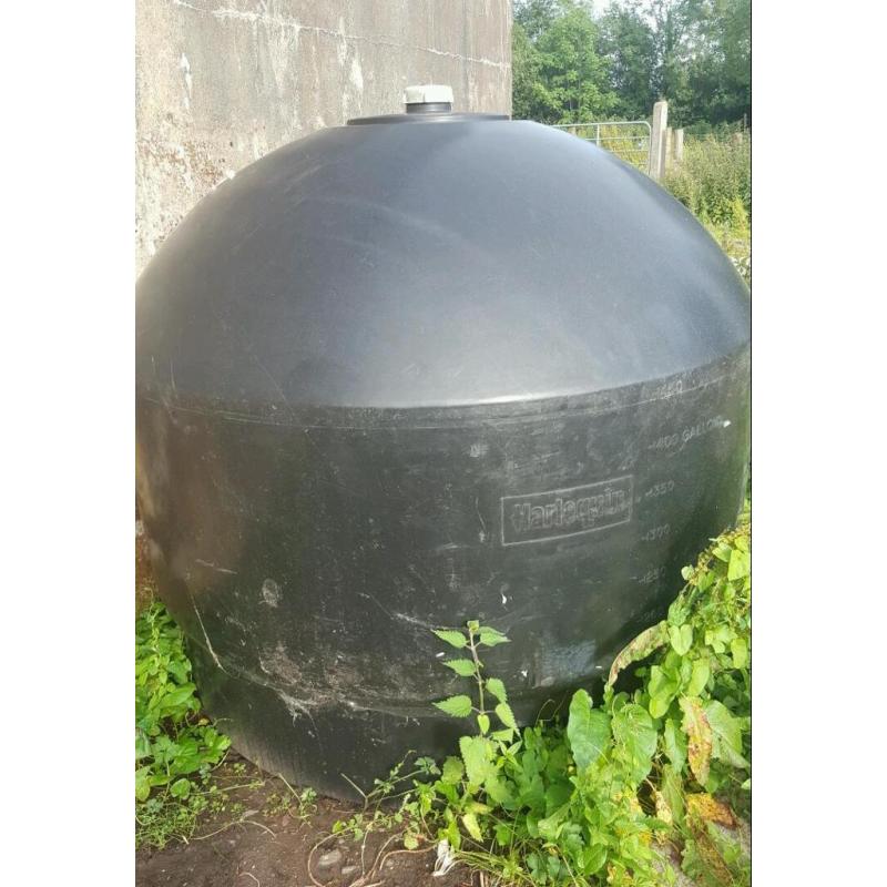 Oil tank