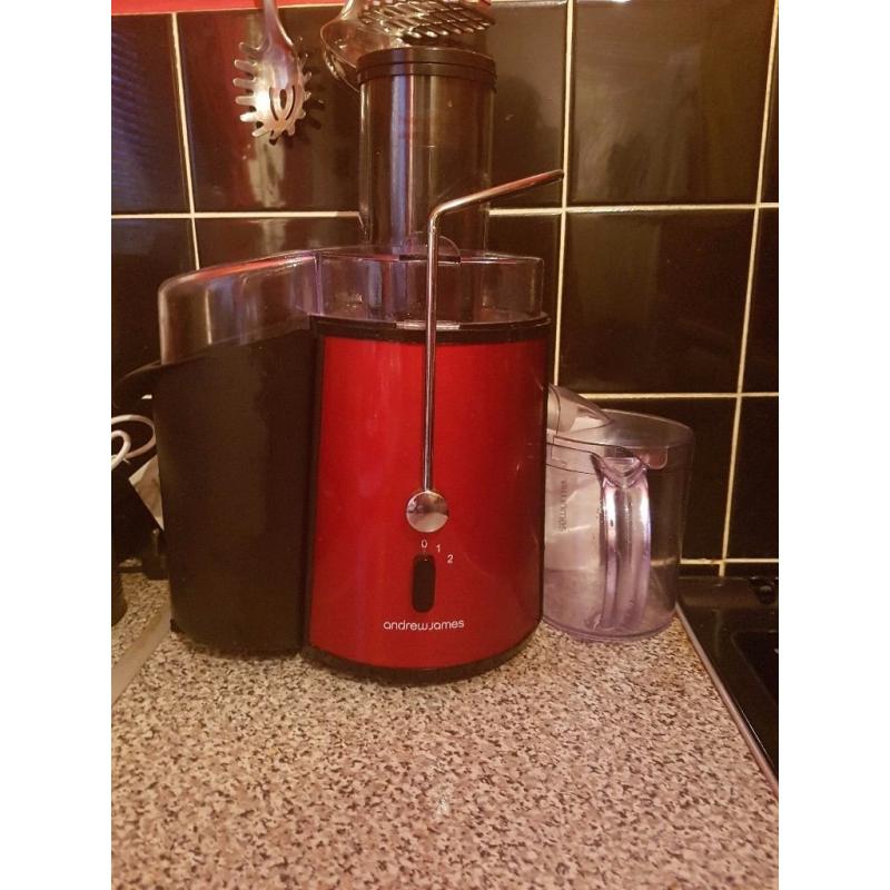 Juicer for sale used once!!