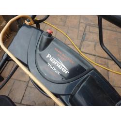 petrol lawnmower, self drive push button start, Briggs & Stratton engine