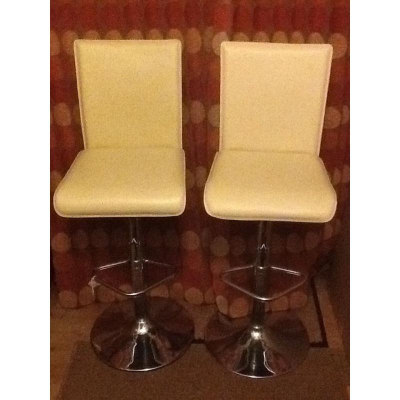 2 x cream breakfast bar chairs