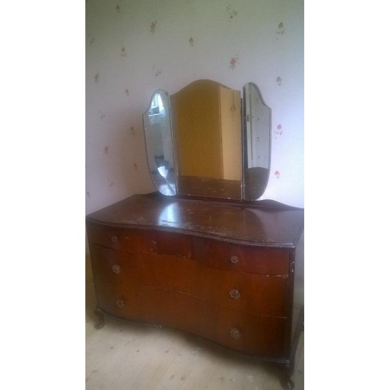 Dressing Table Bedroom furniture with large mirror. Large drawers.