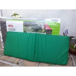 Keter Eden Bench Box Storage Container Outdoor Garden Furniture 265 L and water resistant cushion