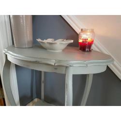 Shabby chic vintage hall/side table