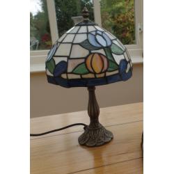 Tiffany style table/bedside lamp