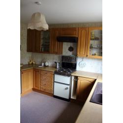 Fitted Kitchen: Units and Worktops