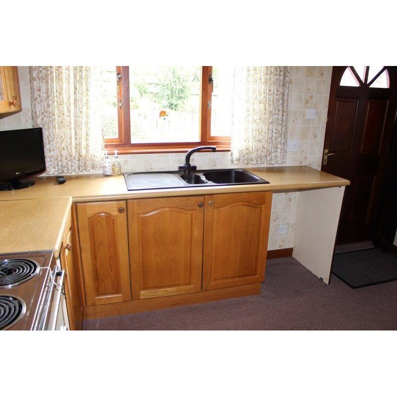 Fitted Kitchen: Units and Worktops