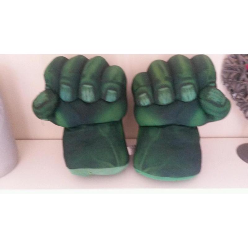 Hulk talking gloves