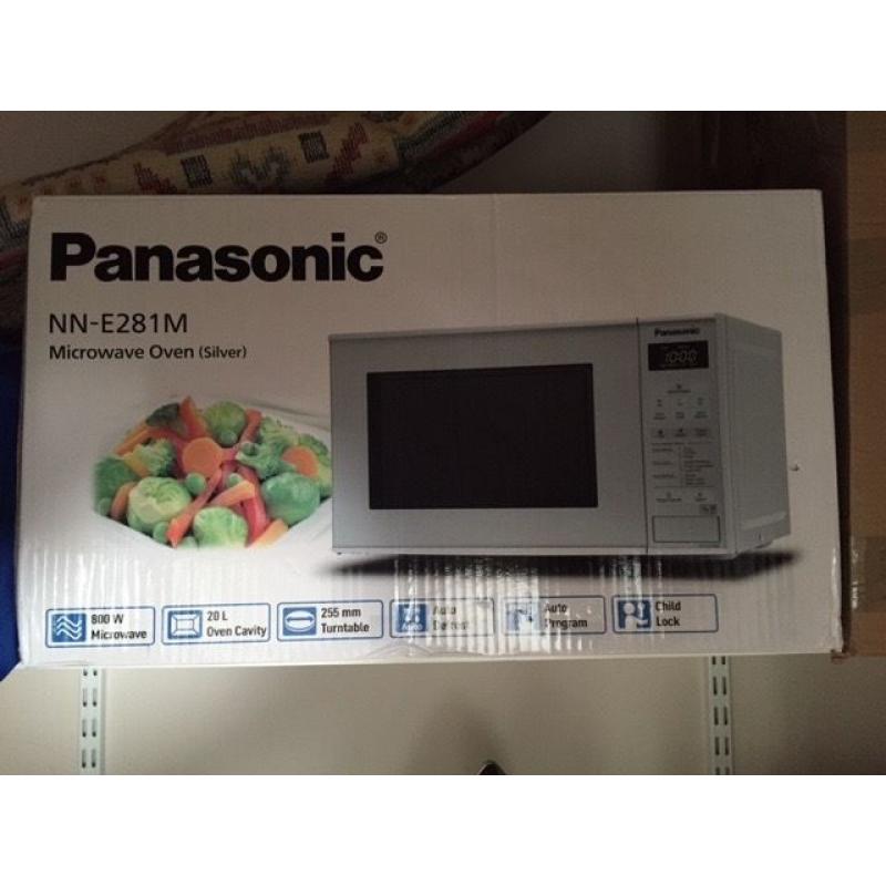 BRAND NEW MICROWAVE - IN THE BOX