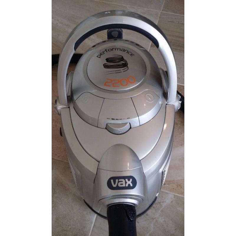 VAX VACUUM CLEANER 2300 PERFORMANCE BAGLESS FOR CAR